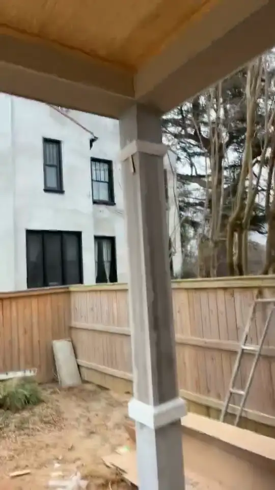 Installed exterior wooden ceiling — video 2