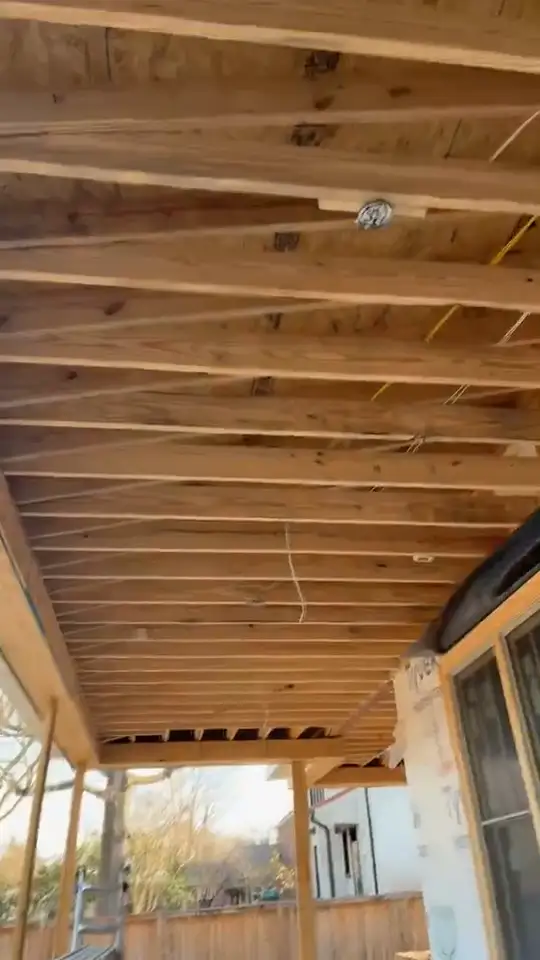 Installed exterior wooden ceiling — video 3