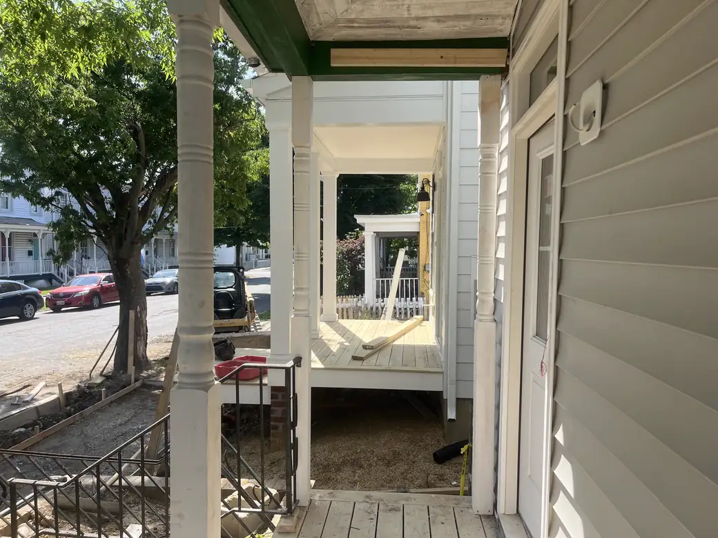 New Post and Door — photo 2